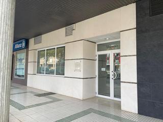 Local commercial à Ejea de los Caballeros. Probolar pone a la venta este precioso local en p de la constitu