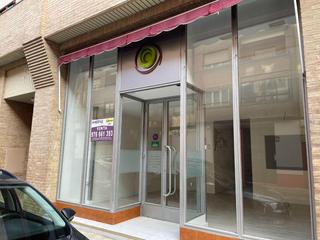 Local commercial à Ejea de los Caballeros. Local de 103 metros, totalmente acondicionado situado en la call