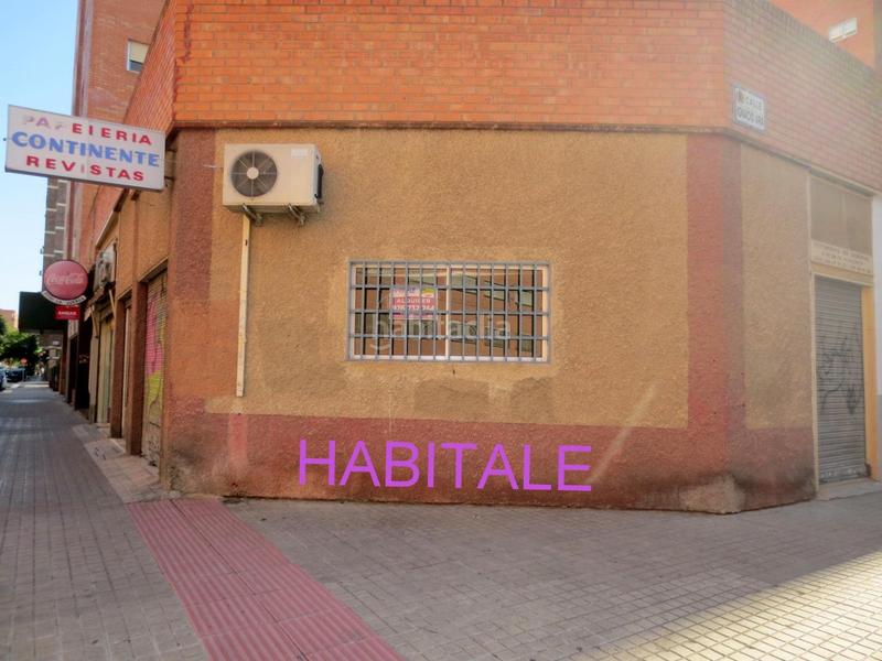 Foto 64ba2d1c-b57b-4338-b78f-b0564c6bd40d. Alquiler local comercial en fray luis urbano 27 27 se alquila local de unos 50 m2 aproximadamente en la calle fray luis urbano 27más de 11 metros líneales de fachada en esquina.más en Zaragoza