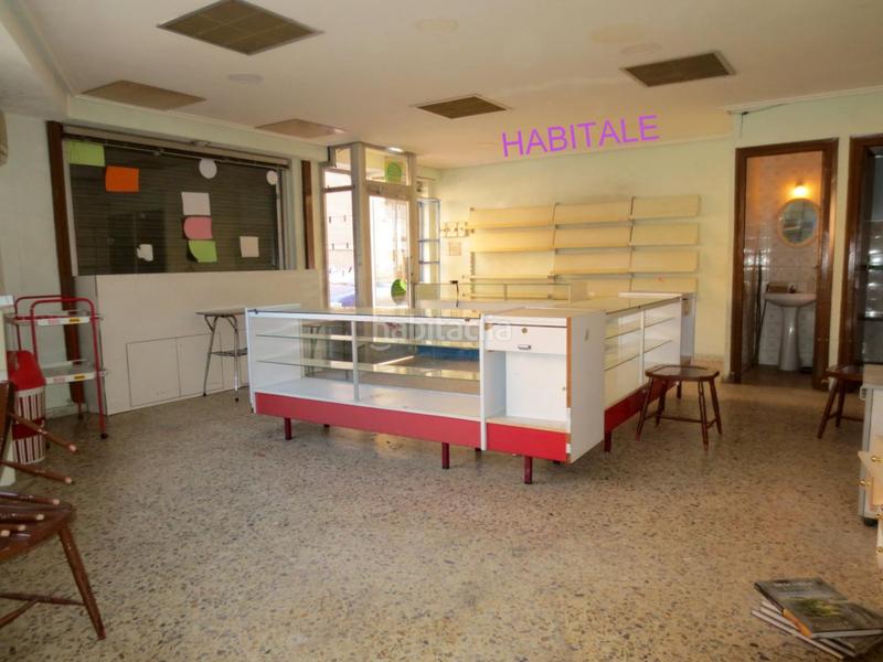 Foto 8849462e-dc35-4020-b5cf-a42a58d77f9e. Alquiler local comercial en fray luis urbano 27 27 se alquila local de unos 50 m2 aproximadamente en la calle fray luis urbano 27más de 11 metros líneales de fachada en esquina.más en Zaragoza