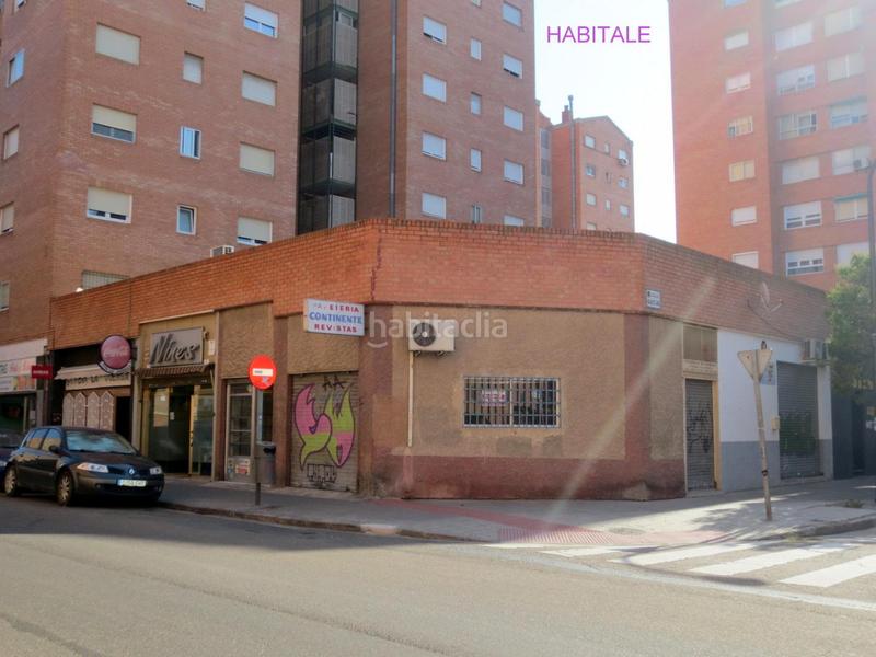 Foto 9804c5e2-0b56-408c-9c22-8dd5d5d24996. Alquiler local comercial en fray luis urbano 27 27 se alquila local de unos 50 m2 aproximadamente en la calle fray luis urbano 27más de 11 metros líneales de fachada en esquina.más en Zaragoza