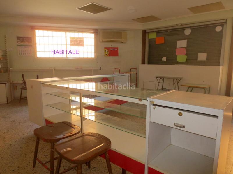 Foto a3f7e29a-769c-461a-9068-46afce4526ba. Alquiler local comercial en fray luis urbano 27 27 se alquila local de unos 50 m2 aproximadamente en la calle fray luis urbano 27más de 11 metros líneales de fachada en esquina.más en Zaragoza