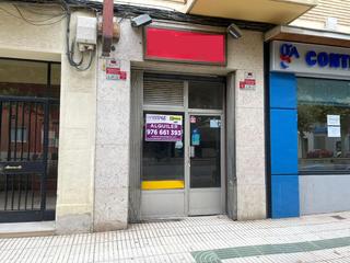 Location Local commercial à Ejea de los Caballeros. Se alquila local en p del muro, con gran afluencia de transito p