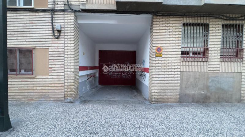 Foto 0a3adf22-012b-49f5-810b-e785f5cd3ca4. Aparcament cotxe a La Almozara Zaragoza