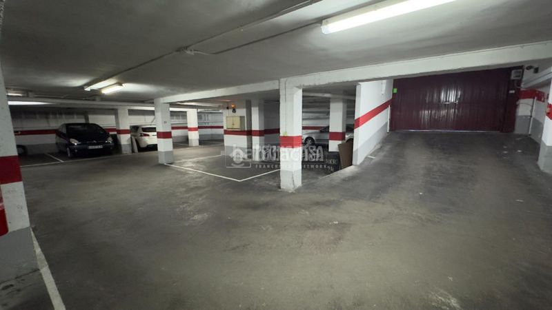 Foto c1e46729-2333-4400-96e5-6d496b24f680. Aparcament cotxe a La Almozara Zaragoza