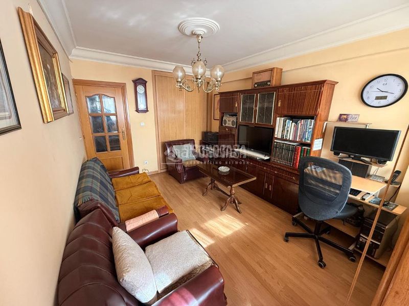 Foto 2c0fedf6-6716-42de-8141-be1b1f76b8b0. Pis amb calefacció a La Almozara Zaragoza