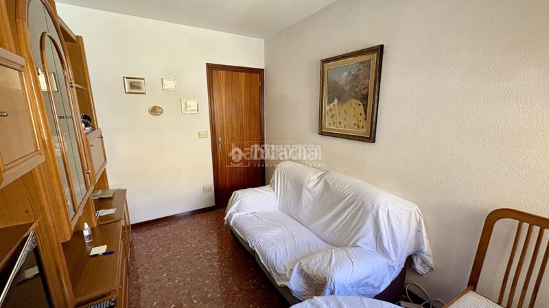 Foto a1f5aa66-1a99-4dc5-804f-31a079407810. Pis amb calefacció aparcament piscina a La Almozara Zaragoza