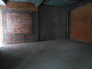 Affitto Locale commerciale in Centro. Local en el puente