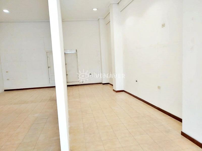 Foto d613dbcf-3e5c-4964-af35-2c22da2a1a94. Rent business premise in As Travesas - Balaidos Vigo