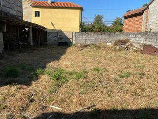 Casa a Merca (A). Casa de piedra antigua para rehabilitar