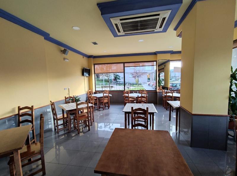 Foto 340d66c0-88d6-4fea-bb63-95f958f8b72b. Local comercial amplia y luminosa cafetería en Mariñamansa Ourense