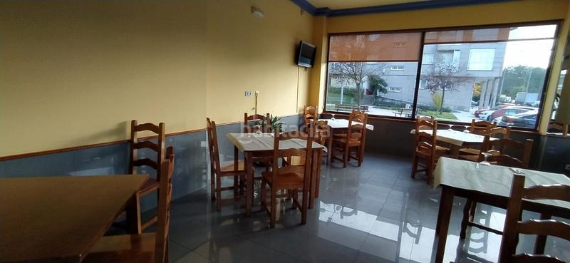 Foto d6b8f5d8-32fa-4af0-ab8a-595a1ea98ad6. Local comercial amplia y luminosa cafetería en Mariñamansa Ourense