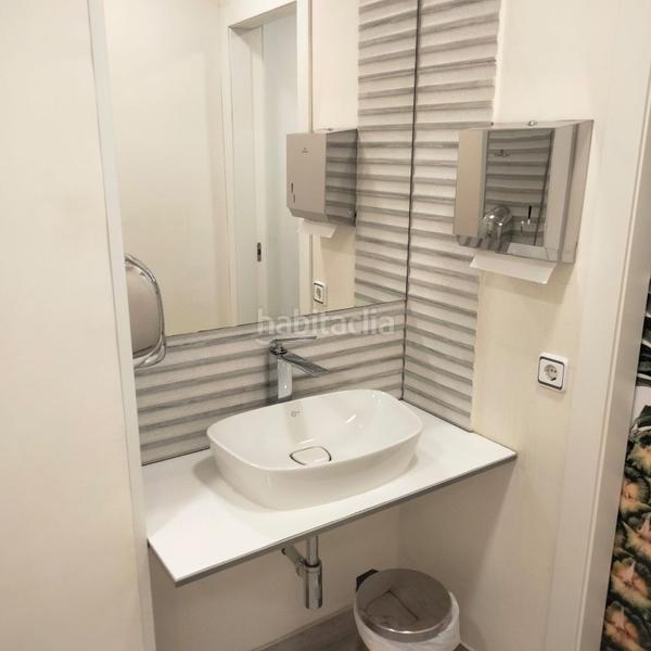 Foto f5d39816-566c-458c-a29d-cb8daec0ca3d. Location local commercial dans Centro Ourense