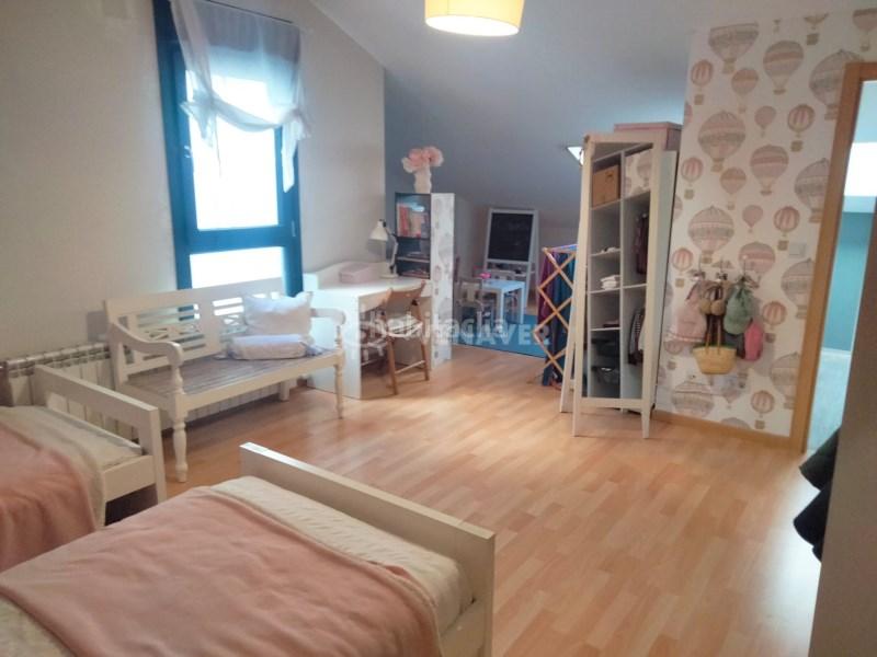 Foto abeadb0f-dd52-4134-861e-bca571cf748e. Chalet adosado en barra de miño en A Ponte Ourense