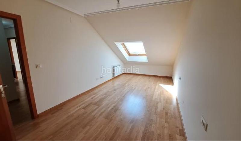 Foto 10e8570f-fffb-4161-a2fe-d2b9b29fd874. Location attique avec chauffage dans Ventiun Ourense