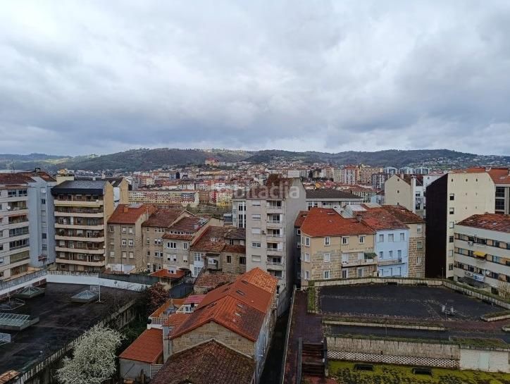 Foto ede2083b-7644-44d8-b380-f434ab8318ca. Dachwohnung mit heizung parking in Centro Ourense