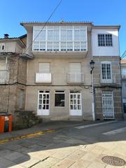 Casa adosada en Celanova. Gran oportunidad de inversión casa con bajo comercial y dos plan