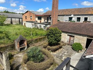 Xalet a San Cibrao das Viñas. Se vende casa de planta baja con jardín y un terreno adyacente d