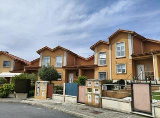 Casa adossada a Pereiro de Aguiar (O). Chalet monterrei miraflores