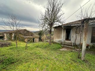 Masia a Peroxa (A). Casa de pueblo para restaurar