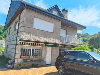 Xalet a Celanova. Chalet celanova