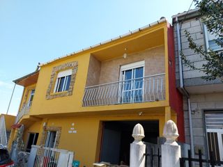 Casa en Carballi�o (O). Se vende casa con jard�n en o carballi�o