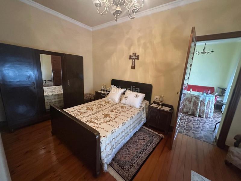Foto d2f6ccf5-6ffa-489e-8030-495d2c94306d. Casa  de dos plantas con bodega y bajo cubierta en Ourense