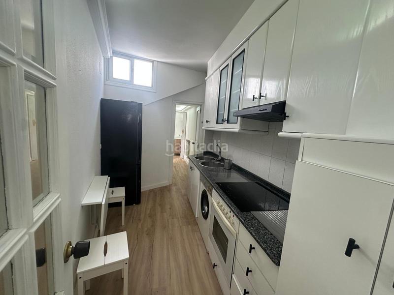 Foto dfbb5ad5-982f-4706-a5dc-6ae8861c8a78. Alquiler apartamento se alquila piso en Centro en Ourense