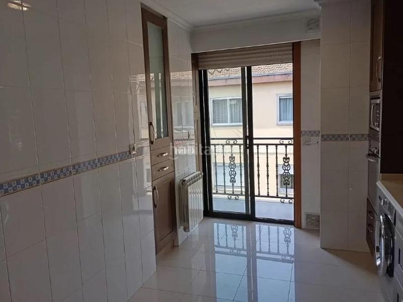 Foto 5a96bf35-ee59-47ea-927d-2a71f35acd66. Location duplex avec chauffage parking dans San Rosendo Ourense