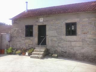 Haus in Cortes-Huertas. Se vende nuda propiedad casa en simes