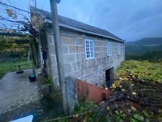 Haus  Calle lérez 7. Se vende casa en tenorio pontevedra con finca  oportunidad única