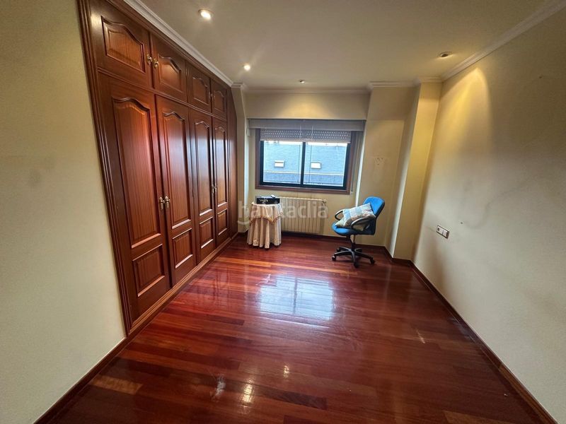 Foto cad8a524-5495-4b89-a00d-8351271b6aa6. Casa adossada amb aparcament a Universidad Ourense