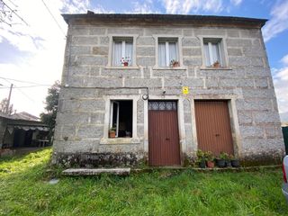 Casa a Lugar tivo 9. Encantadora casa de piedra en lugar tivo  ideal para reformar