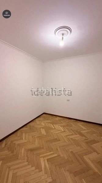 Foto c8fa71a0-fc9c-466e-846a-43f27aa0b97c. Pis amb aparcament a Barbadás