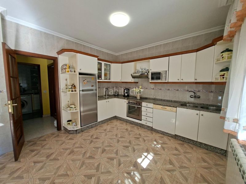 Foto 0df162db-bce7-43f8-b27f-fd468b78f7d9. Casa amb calefacció aparcament a Cornazo Vilagarcía de Arousa