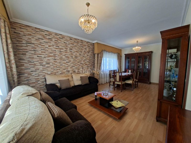 Foto 6d2ad0b7-91c9-4ae5-b26e-ef9e02a704c5. Casa amb calefacció aparcament a Cornazo Vilagarcía de Arousa