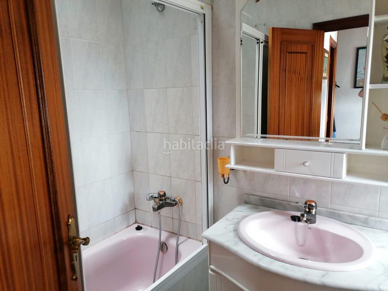 Foto 6a4b3e27-3ea2-4990-9886-cb0d608c14a7. Casa exclusiva casa en el corazón de trives oportunidad única para vivir y trabajar en Pobra de Trives (A)