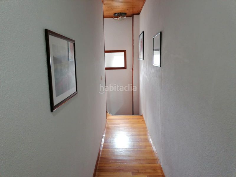 Foto af5f9355-9097-474b-9412-bf5db9d04b2b. Casa exclusiva casa en el corazón de trives oportunidad única para vivir y trabajar en Pobra de Trives (A)