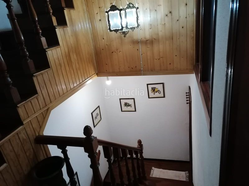 Foto b1c60070-8a55-4b9b-a62f-cf46e3bebf1c. Casa exclusiva casa en el corazón de trives oportunidad única para vivir y trabajar en Pobra de Trives (A)