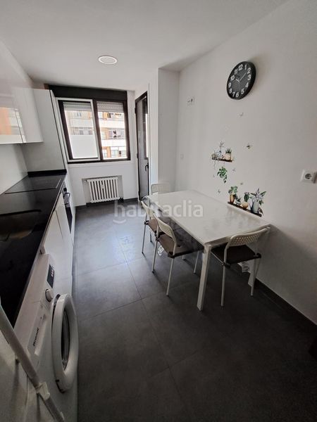 Foto b2b2db6d-4799-40b8-b08d-3fa41f461e9e. Pis amb calefacció aparcament a Centro Ourense
