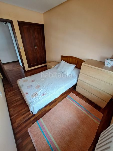 Foto f555e3db-8c7e-4b50-a73d-c3221e2463a4. Pis amb calefacció aparcament a Centro Ourense