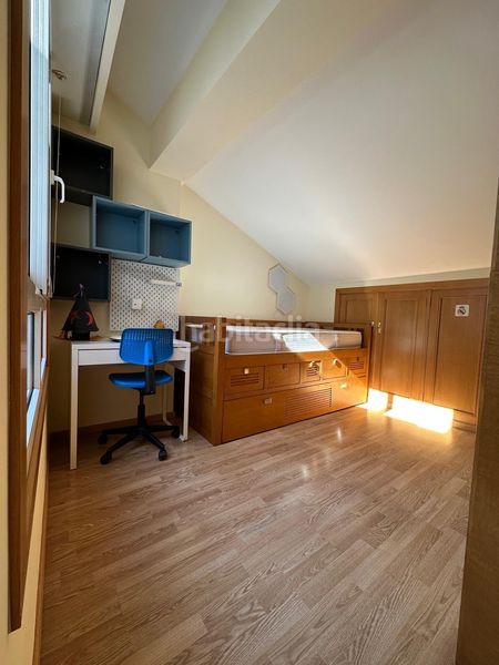 Foto 71b0b89f-0c08-41b0-a296-7c7da9b23e67. Duplex con riscaldamento in Casco Viejo Ourense