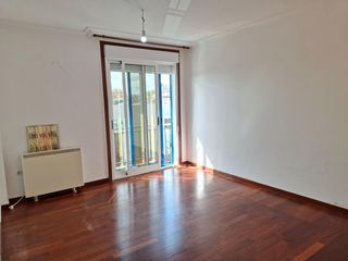 Appartement à Sobradelo. Acogedor apartamento en vilagarcía de arousa, zona sobradelo  ro