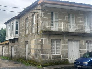 Casa a Amoeiro. Casa para restaurar en amoeiro
