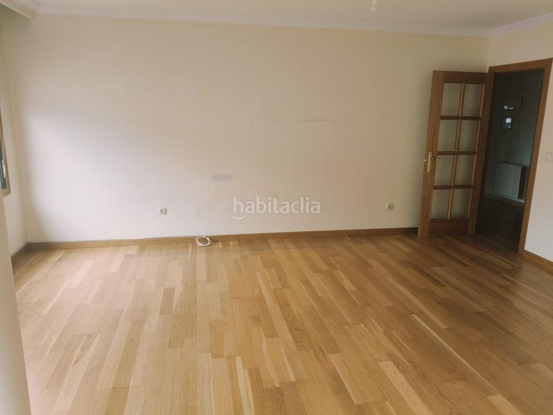 Foto 1d803a5e-67cb-4139-940b-040a60e8bcf6. Rent flat with heating parking in Universidad Ourense