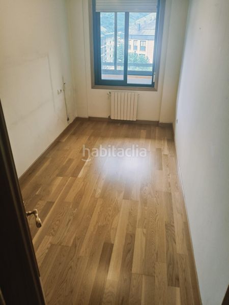 Foto 1e477b51-d47b-4cad-a555-ffa50f020164. Rent flat with heating parking in Universidad Ourense