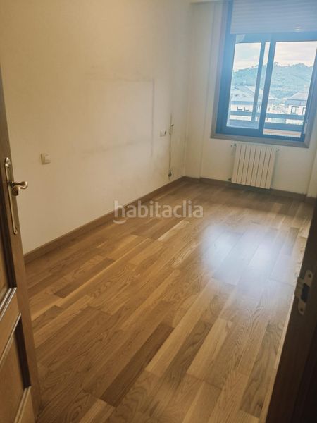 Foto 4b42a0ad-31c7-4175-8a41-cbb727846588. Rent flat with heating parking in Universidad Ourense