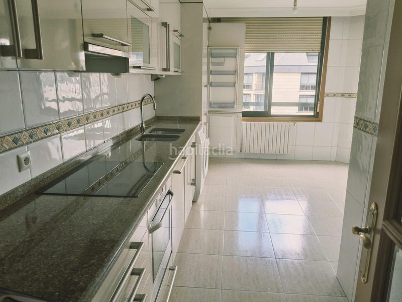 Foto 6d9e4bdf-6d1b-4ebc-bfe6-ae7662a90dad. Rent flat with heating parking in Universidad Ourense