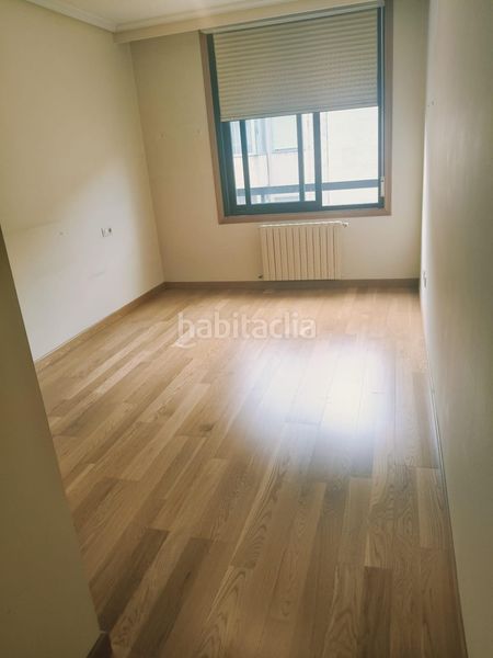 Foto a0214aaa-6cc4-4262-aa04-11dc7b8f9955. Rent flat with heating parking in Universidad Ourense