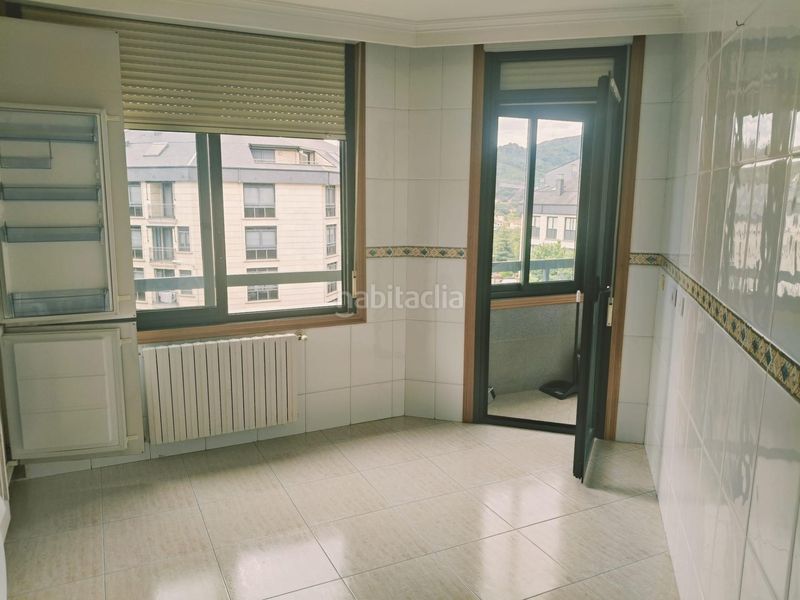 Foto d01ea87e-54da-4254-8755-7eae0b9de959. Rent flat with heating parking in Universidad Ourense